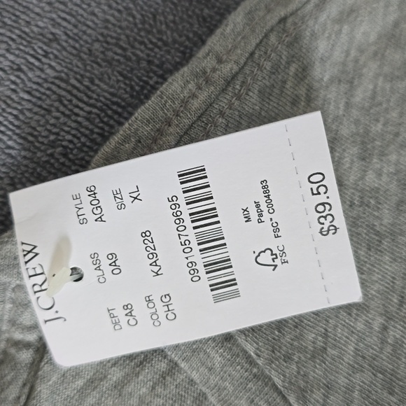 S/S Holiday T-shirt - Picture 3 of 4